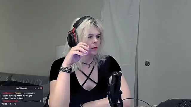 Snapshot of tslunalumen chatting on 09/28/25, 10:15 tslunalumen online show from 09/28/25, 10:15