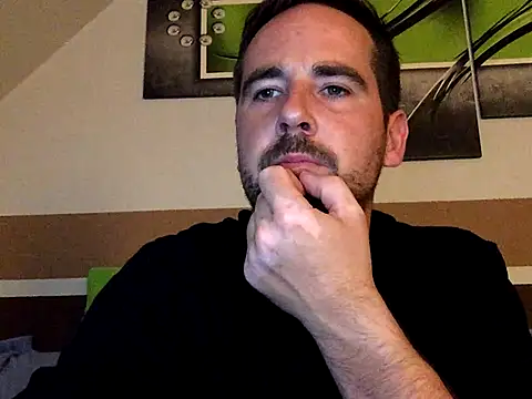 Snapshot of neoslave951 chatting on 10/04/25, 08:29 neoslave951 online show from 10/04/25, 08:29