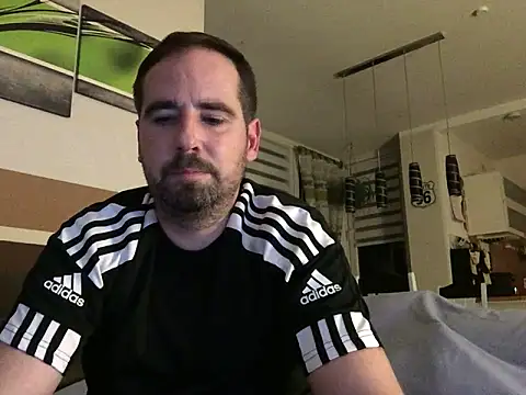 Snapshot of neoslave951 chatting on 11/15/25, 10:04 neoslave951 online show from 11/15/25, 10:04