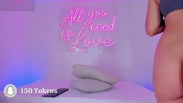 aleksandramiller  online show from 09/08/25, 08:30