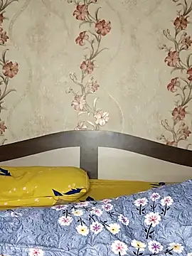 Shiny HOT01 online show from 11/08/25, 06:51