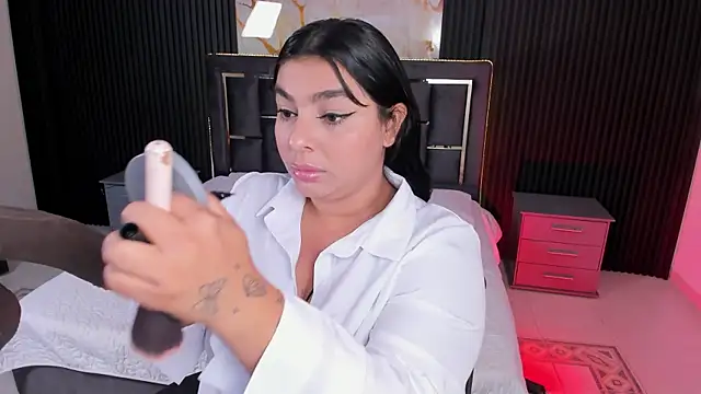 Snapshot of Hannasscott chatting on 10/20/25, 11:32 Hannasscott online show from 10/20/25, 11:32