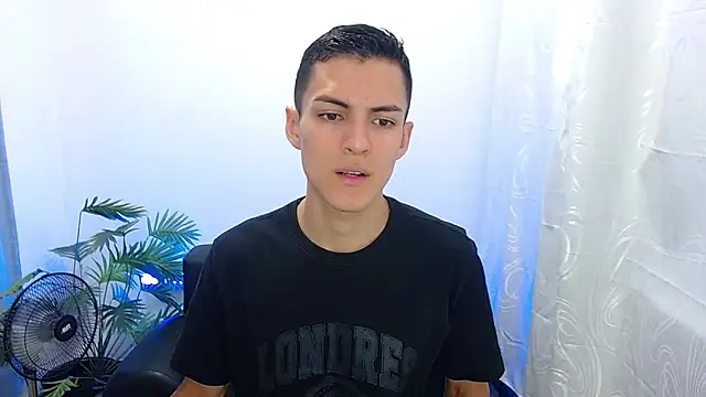 Snapshot of Matiius18 chatting on 09/17/25, 02:08 Matiius18 online show from 09/17/25, 02:08