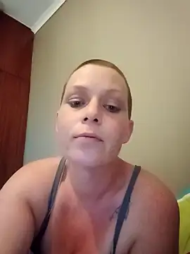 Snapshot of ComeAsYouAre chatting on 11/15/25, 04:03 ComeAsYouAre online show from 11/15/25, 04:03