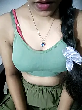 Snapshot of Nikita-Singh88 chatting on 10/05/25, 05:17 Nikita-Singh88 online show from 10/05/25, 05:17