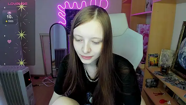 AliceHaris online show from 11/22/25, 03:27