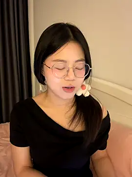 Snapshot of Ella-A9 chatting on 09/09/25, 04:39 Ella-A9 online show from 09/09/25, 04:39