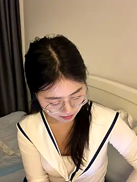 Snapshot of Ella-A9 chatting on 09/24/25, 06:22 Ella-A9 online show from 09/24/25, 06:22