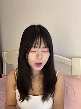 Ella-A9 online show from 10/17/25, 07:00