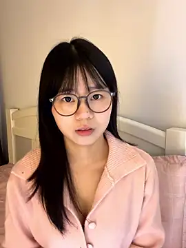 Ella-A9 online show from 10/22/25, 02:17