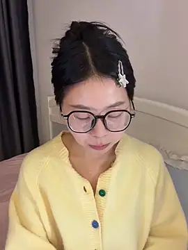 Ella-A9 online show from 11/08/25, 01:33