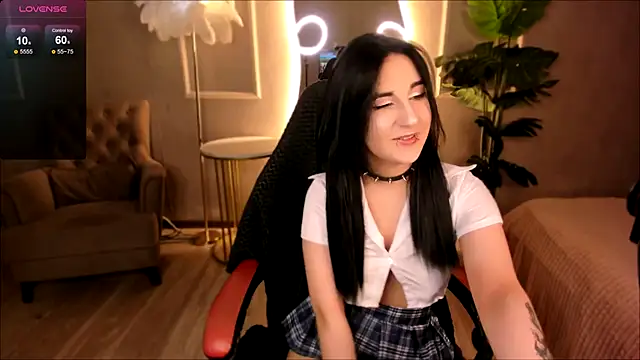 Snapshot of Lii_Rose chatting on 10/13/25, 08:42 Lii Rose online show from 10/13/25, 08:42