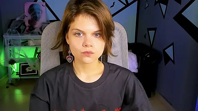 EllieMurler online show from 10/22/25, 09:09