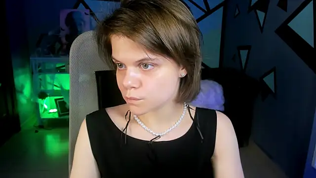 EllieMurler online show from 10/25/25, 09:06