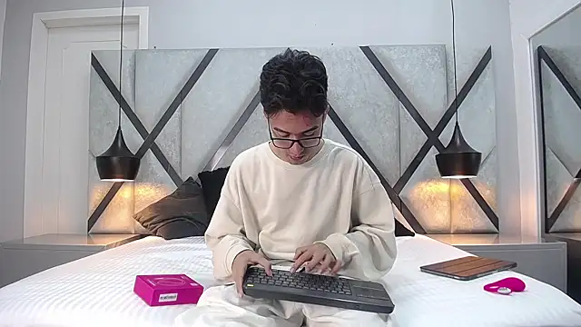 AustinReeds online show from 09/23/25, 02:42