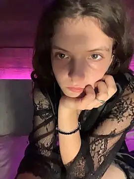 Snapshot of FoxStudioSex chatting on 11/27/25, 12:29 FoxStudioSex online show from 11/27/25, 12:29