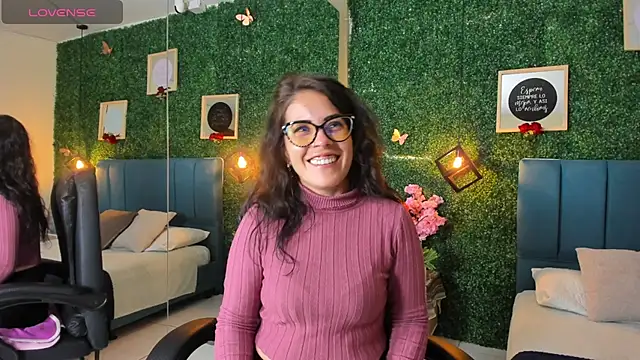 Linagh  online show from 10/11/25, 11:53