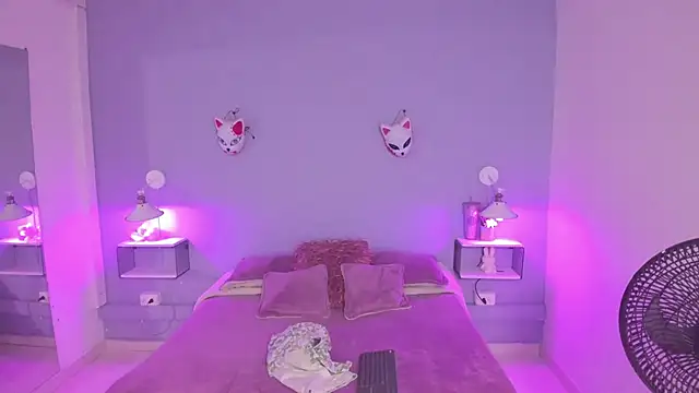 Zoe Lynch  online show from 09/25/25, 11:47