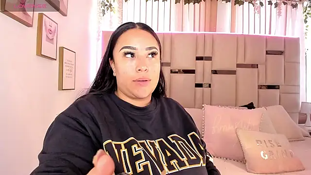 Zoey thompson online show from 11/14/25, 07:45