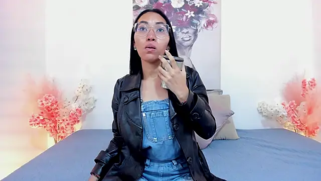 lucyy liiuu online show from 11/01/25, 01:02