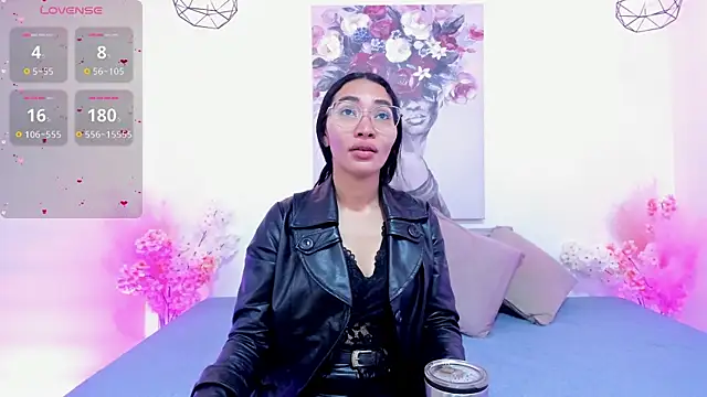 lucyy liiuu online show from 11/07/25, 01:11