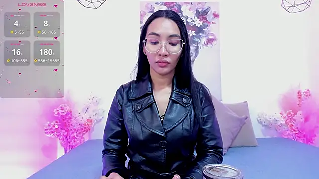 lucyy liiuu online show from 11/10/25, 01:32