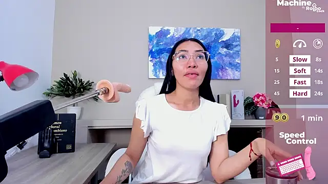 lucyy liiuu online show from 11/21/25, 01:32