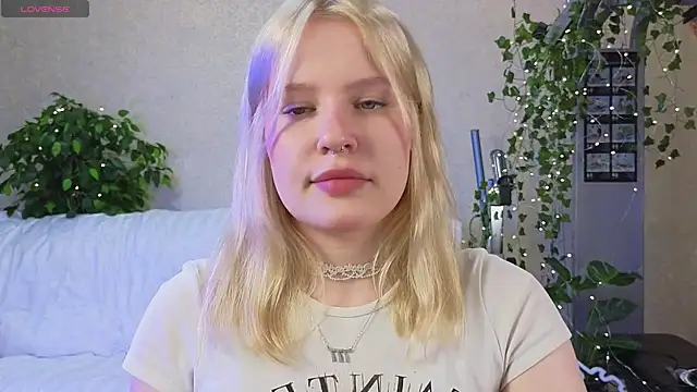 Mila Lioness online show from 09/16/25, 07:04