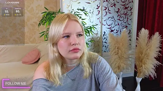 Mila Lioness online show from 09/26/25, 10:08
