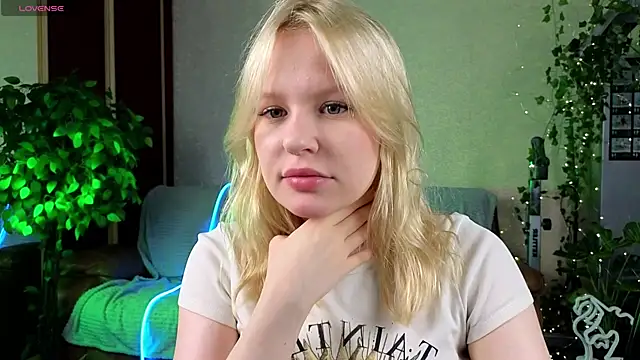 Mila Lioness online show from 10/04/25, 05:49