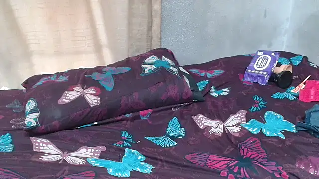 Snapshot of curvydarckcohocolate chatting on 09/27/25, 04:50 curvydarckcohocolate online show from 09/27/25, 04:50