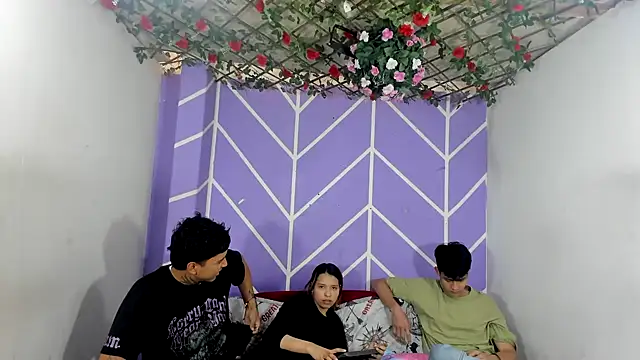 lau and boys18 online show from 10/20/25, 01:11