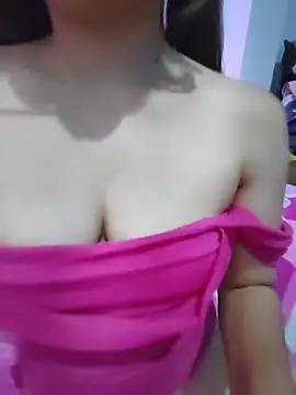 Snapshot of airamoon chatting on 11/08/25, 03:18 airamoon online show from 11/08/25, 03:18