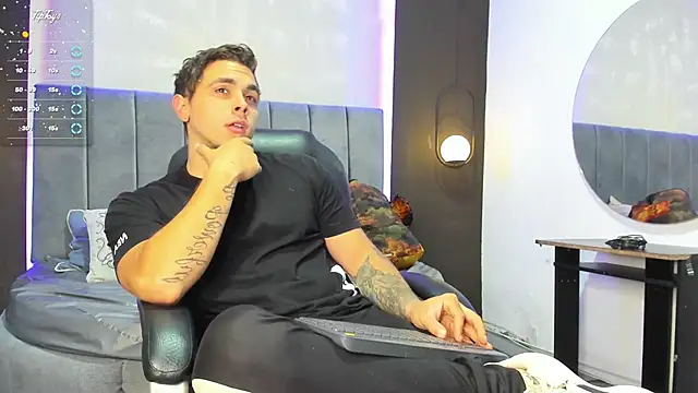 Liam walk  online show from 09/08/25, 09:03