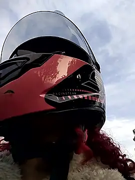 Snapshot of Pamelamiler__ chatting on 10/15/25, 11:32 Pamelamiler online show from 10/15/25, 11:32