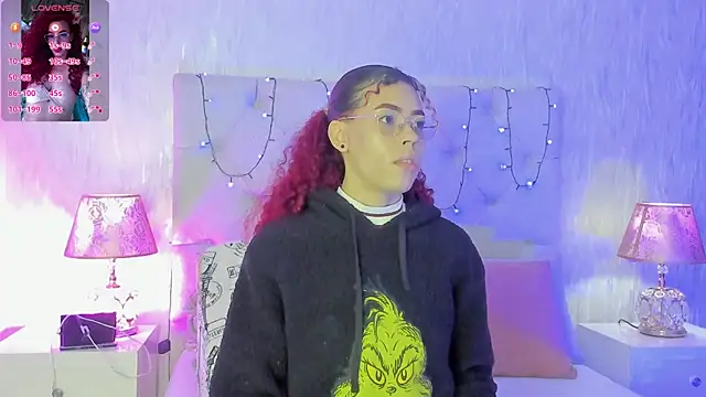 Snapshot of Pamelamiler__ chatting on 11/05/25, 11:43 Pamelamiler online show from 11/05/25, 11:43