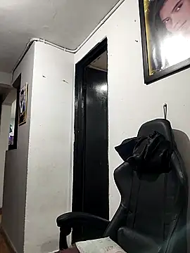 Snapshot of Pamelamiler__ chatting on 11/16/25, 11:05 Pamelamiler online show from 11/16/25, 11:05