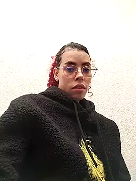 Snapshot of Pamelamiler__ chatting on 11/19/25, 12:49 Pamelamiler online show from 11/19/25, 12:49