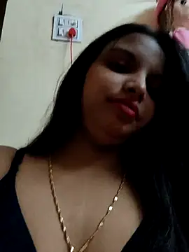 Snapshot of Maahhii_2 chatting on 09/27/25, 03:50 Maahhii 2 online show from 09/27/25, 03:50