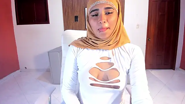 kayla hasab online show from 10/09/25, 02:09