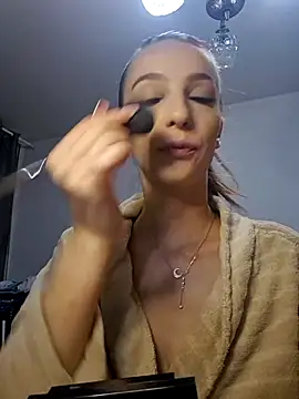 MoonedByEva online show from 10/22/25, 04:40