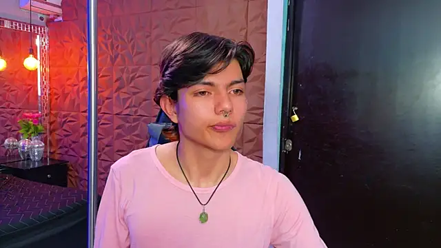 Snapshot of alandelrey57 chatting on 09/16/25, 04:46 alandelrey57 online show from 09/16/25, 04:46