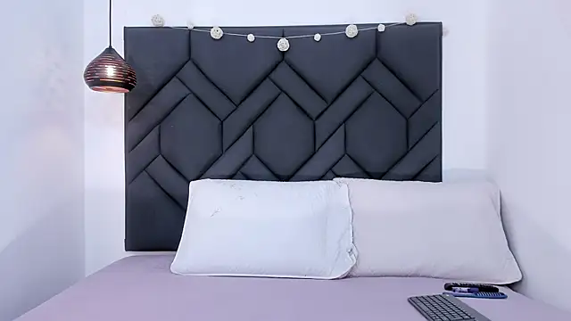 Lauran Xe online show from 10/30/25, 11:55