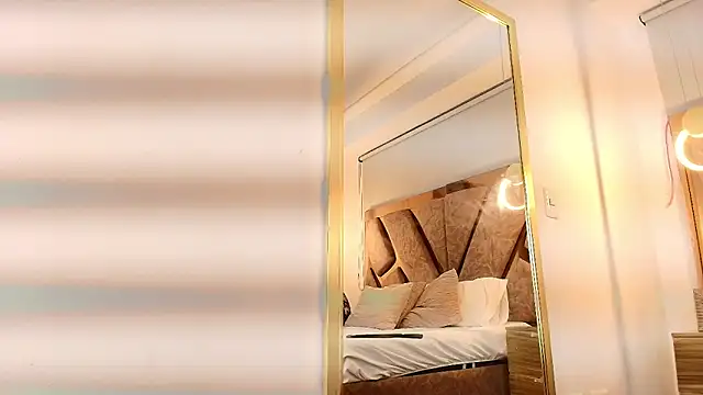 zarah andrew   online show from 11/14/25, 12:04