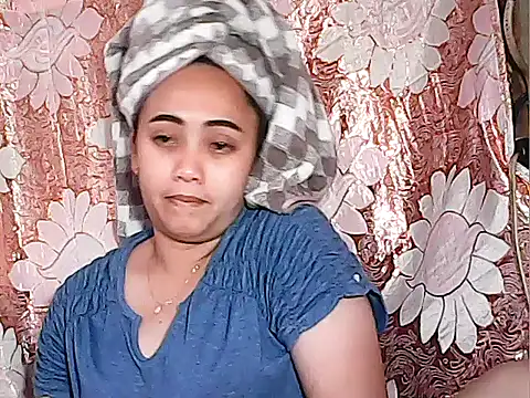 Snapshot of Pinay_Chubby20 chatting on 09/17/25, 12:56 Pinay Chubby20 online show from 09/17/25, 12:56