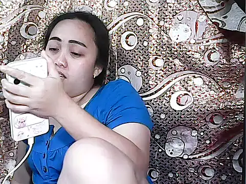 Snapshot of Pinay_Chubby20 chatting on 11/14/25, 10:03 Pinay Chubby20 online show from 11/14/25, 10:03