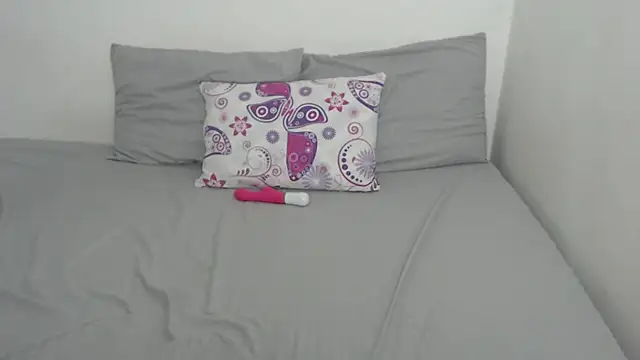 Tiiana online show from 10/14/25, 01:23