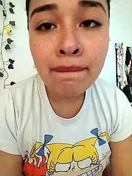 Snapshot of sara-lopez1 chatting on 09/17/25, 04:52 sara-lopez1 online show from 09/17/25, 04:52