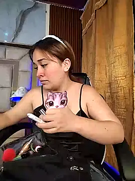 Snapshot of sara-lopez1 chatting on 09/23/25, 02:14 sara-lopez1 online show from 09/23/25, 02:14