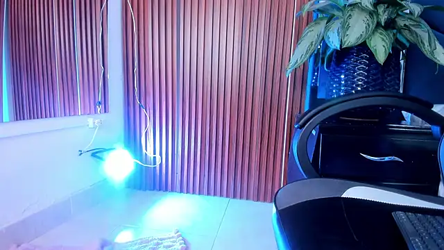 sara-lopez1 online show from 10/23/25, 02:27